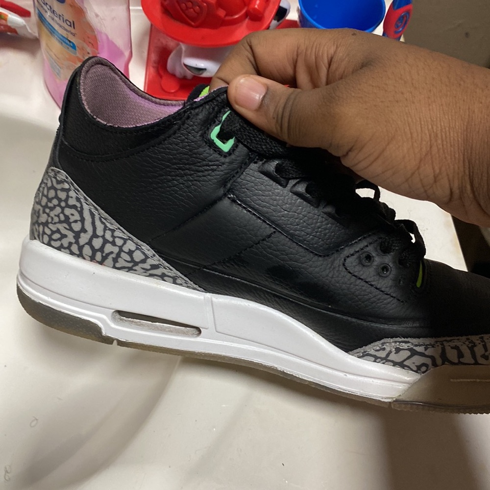 Shoes - Picture 4 of 4